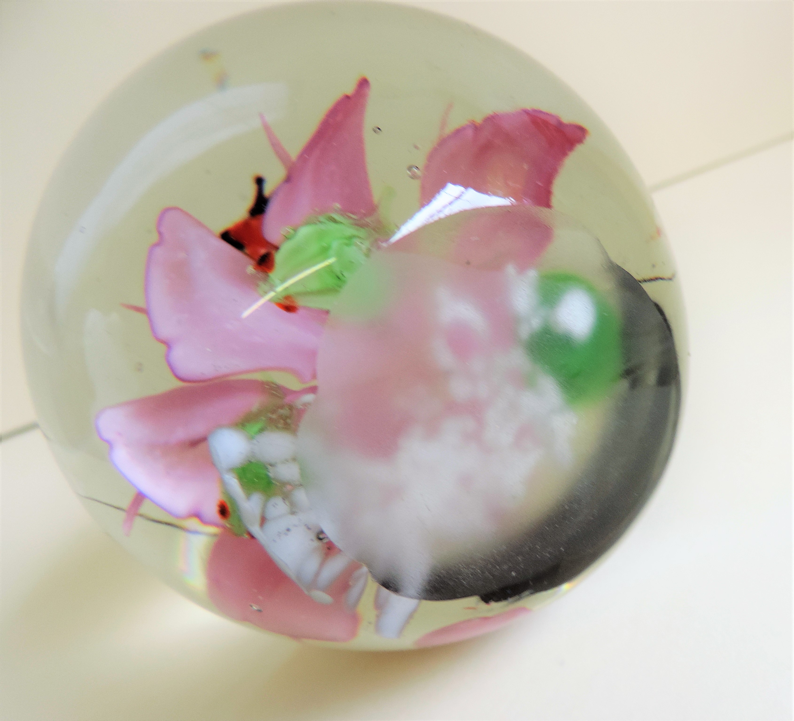 Vintage Art Glass Paperweight Pink Flower and Flying Bees - Image 4 of 4