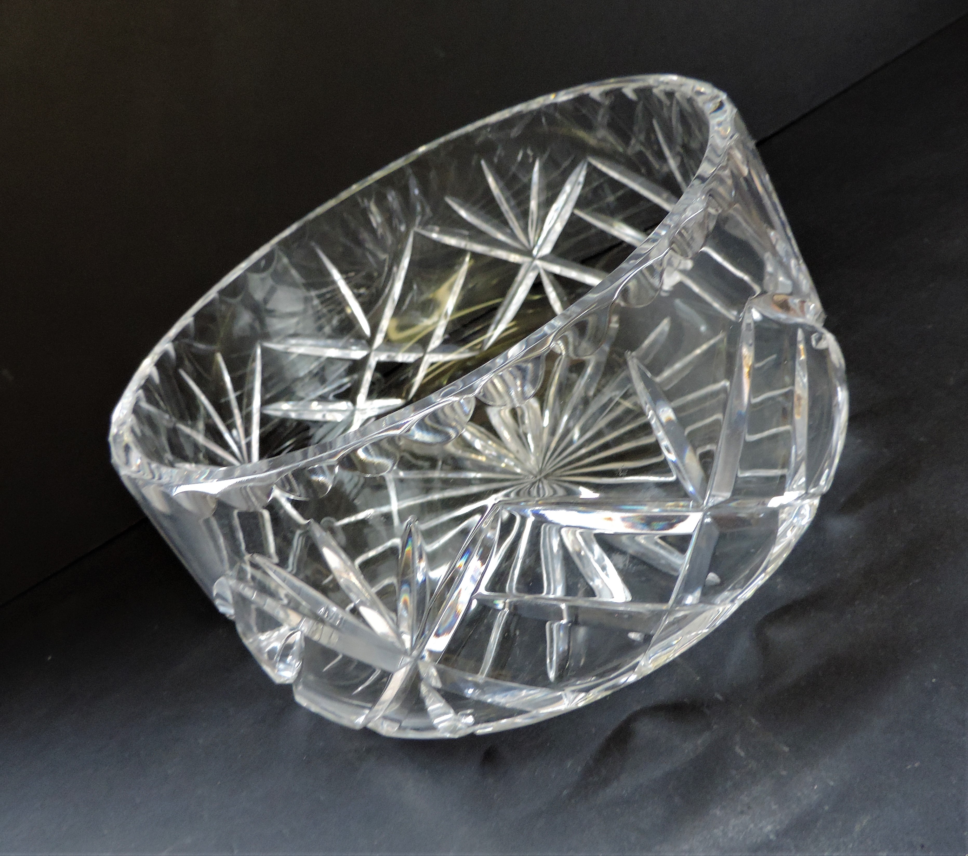 Deep Cut Crystal Fruit Bowl - Image 3 of 4