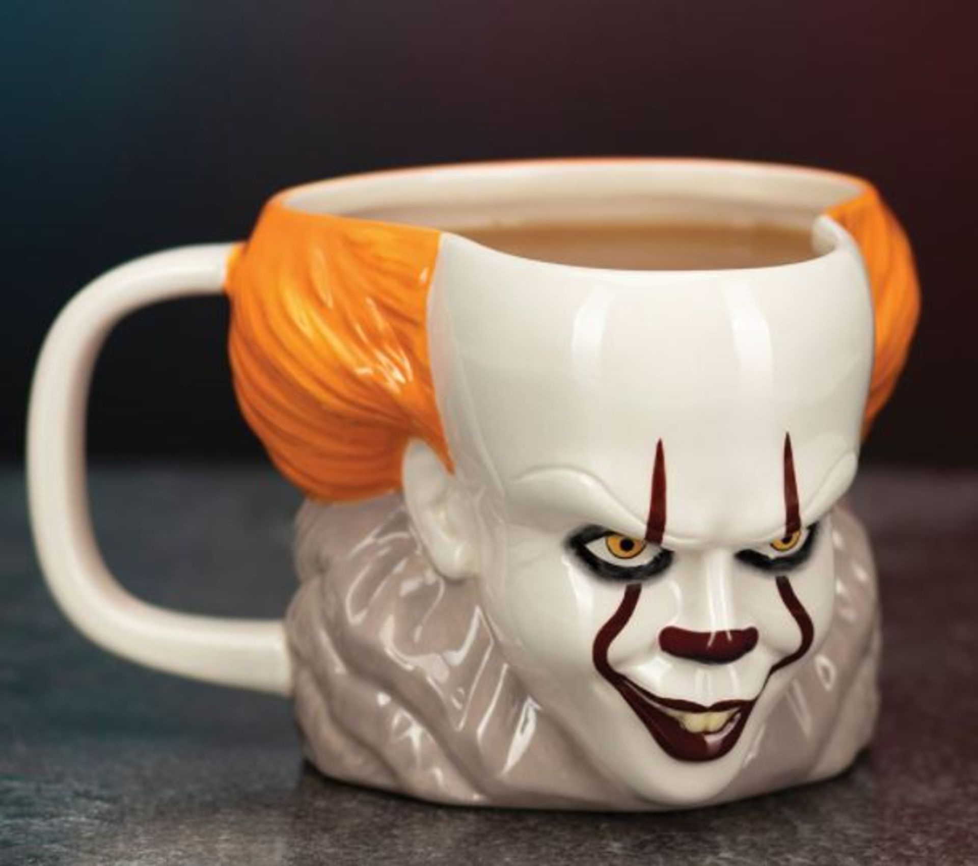 (R1C) 11 Items. 5x It Pennywise Shaped Mug. 2x It Pennywise Bell Jar Light. 2x Marvel Avengers Endg