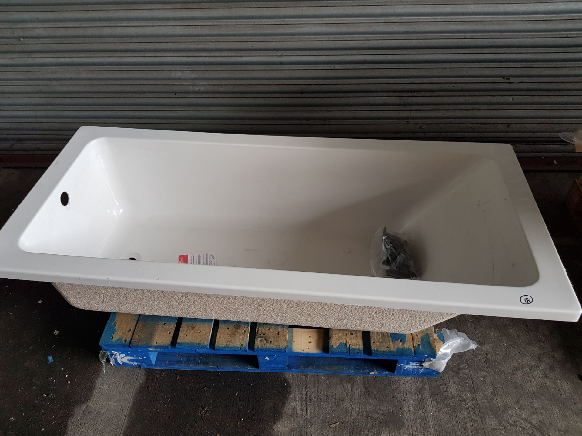 1700 x 750 Single Ended Square Bath. BATH ONLY - Image 4 of 4