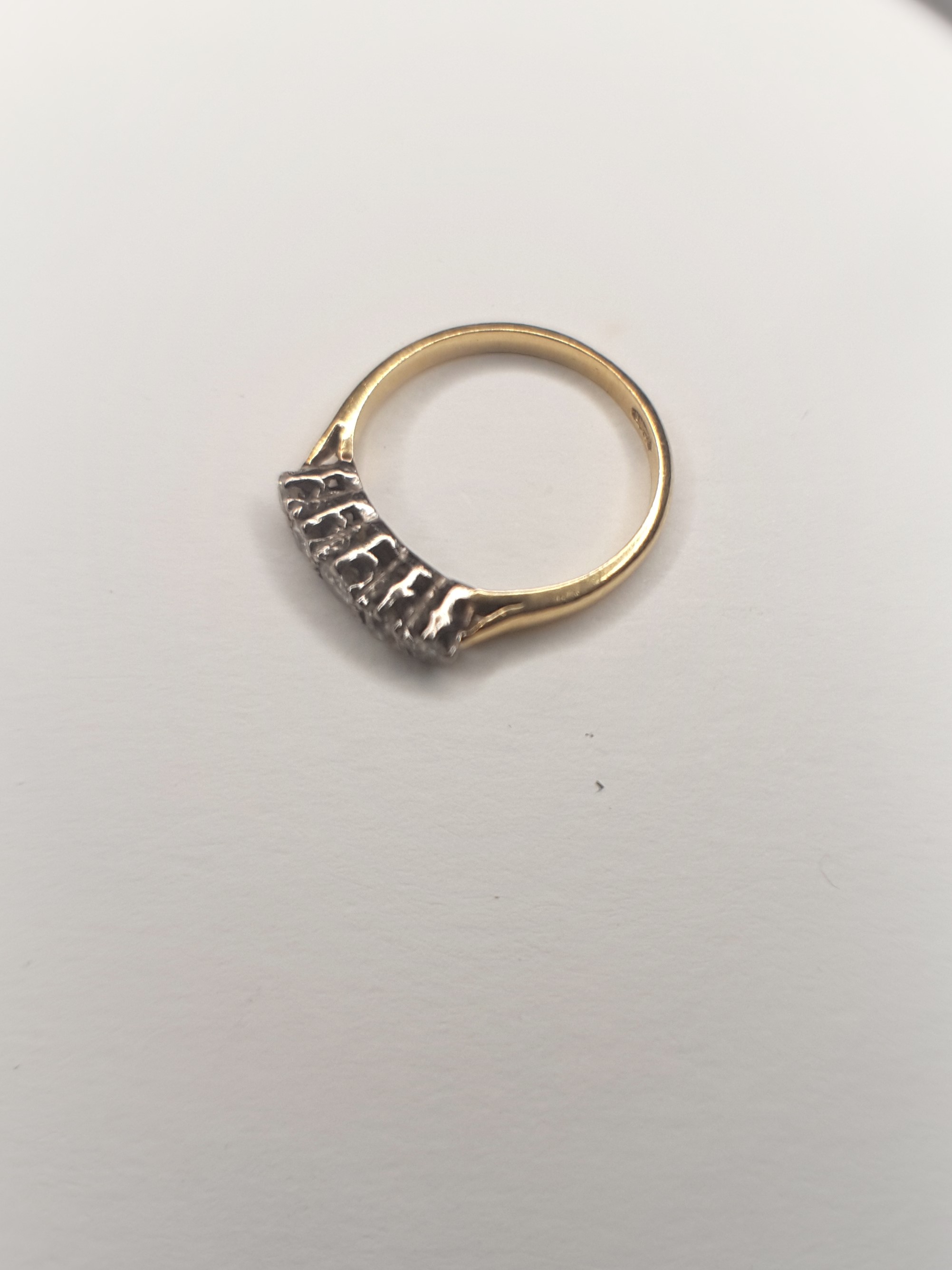 18Ct 5 Stone Gold & Diamond Half Hoop Ring - Image 5 of 6