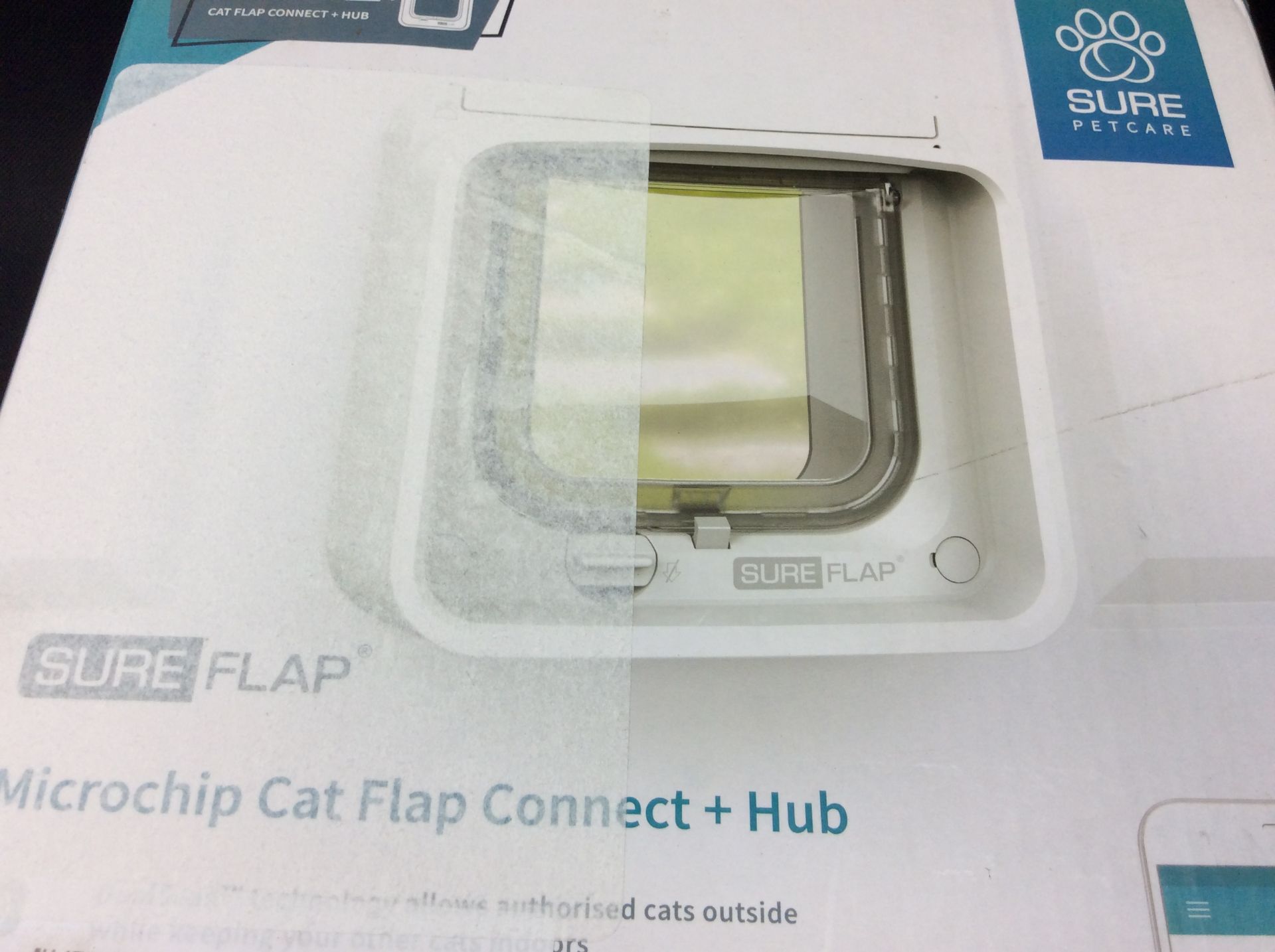 Sure petcare microchip cat flap conect + hub idscfwt - Image 3 of 4