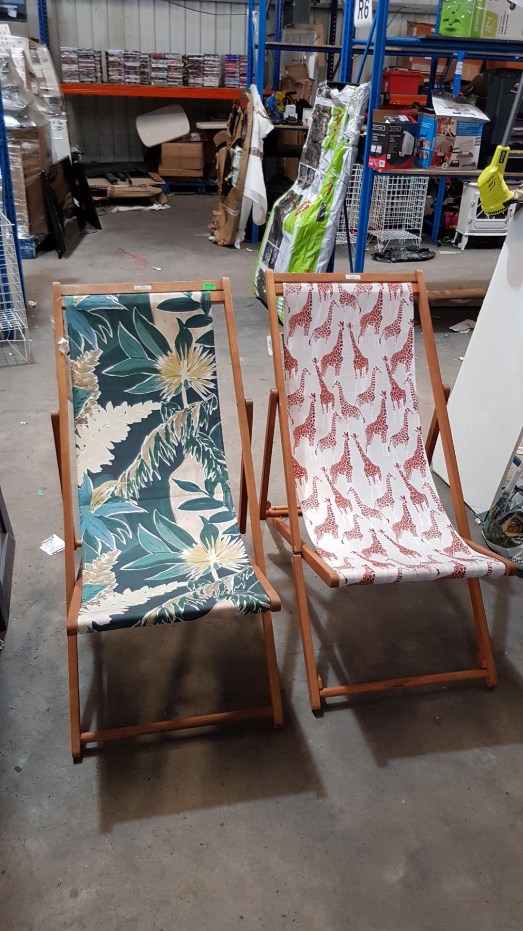 (R3I) 2x Deckchairs. 1x Jungle Print. 1x Giraffe Print (Has Leg damage. See Photo). - Image 2 of 3