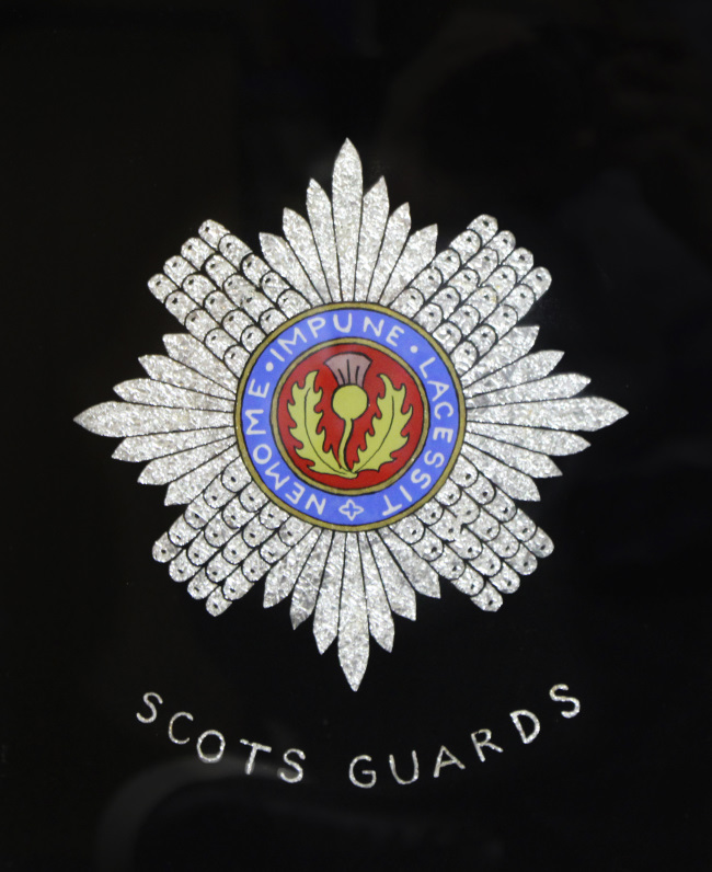 Foil Artwork Scots Guards Set in Gilt Frame - Image 2 of 4