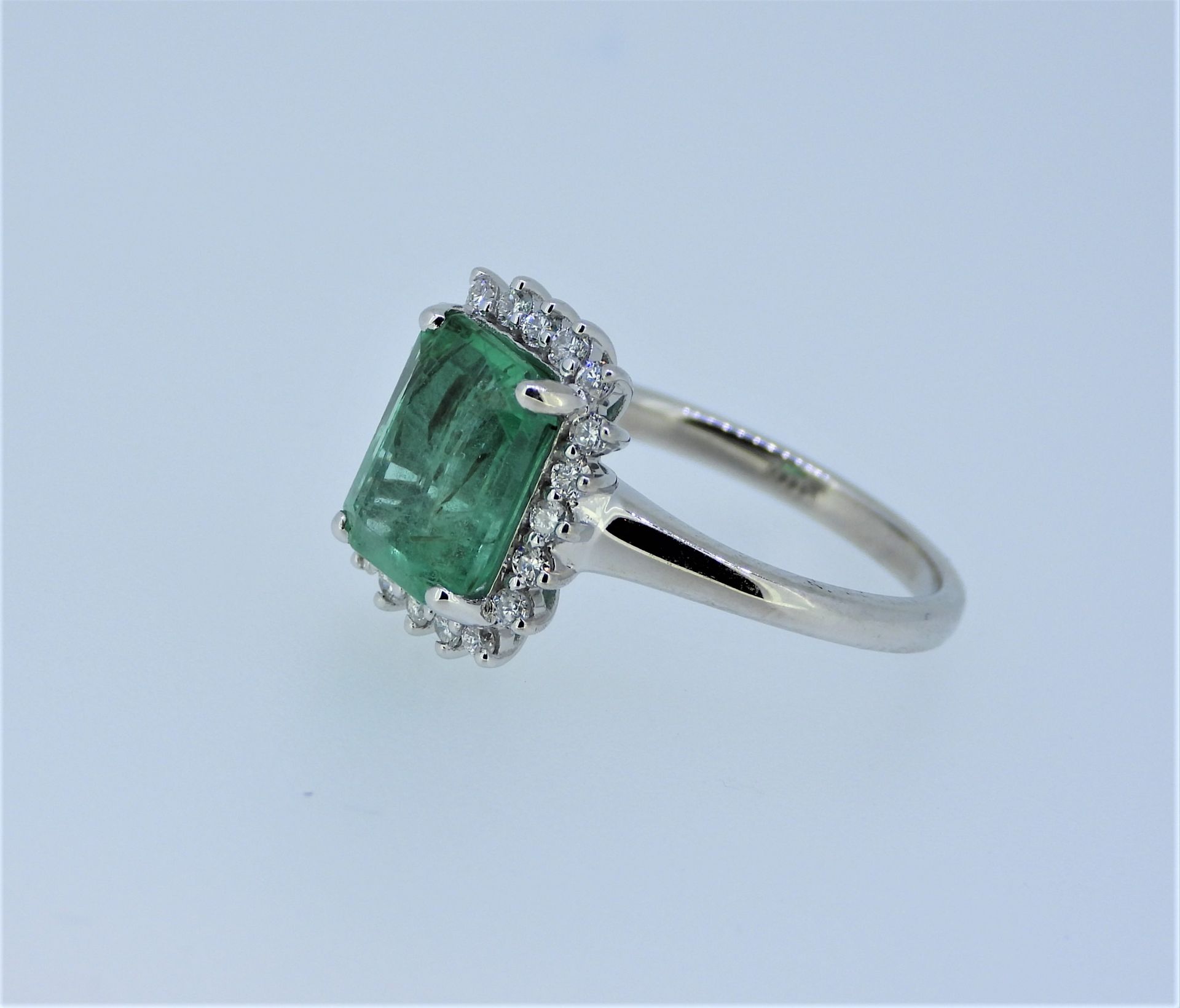 GIA Certified, 2.54-carat Natural Colombia Emerald and Diamonds 18k White Gold Ring. - Image 6 of 8