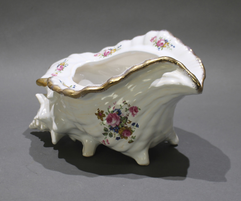Shell Form Staffordshire Porcelain Vase - Image 4 of 6