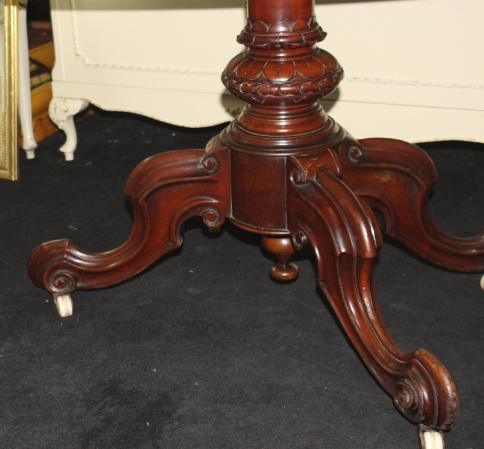 Mahogany Late 19th c. Oval Table - Image 7 of 10