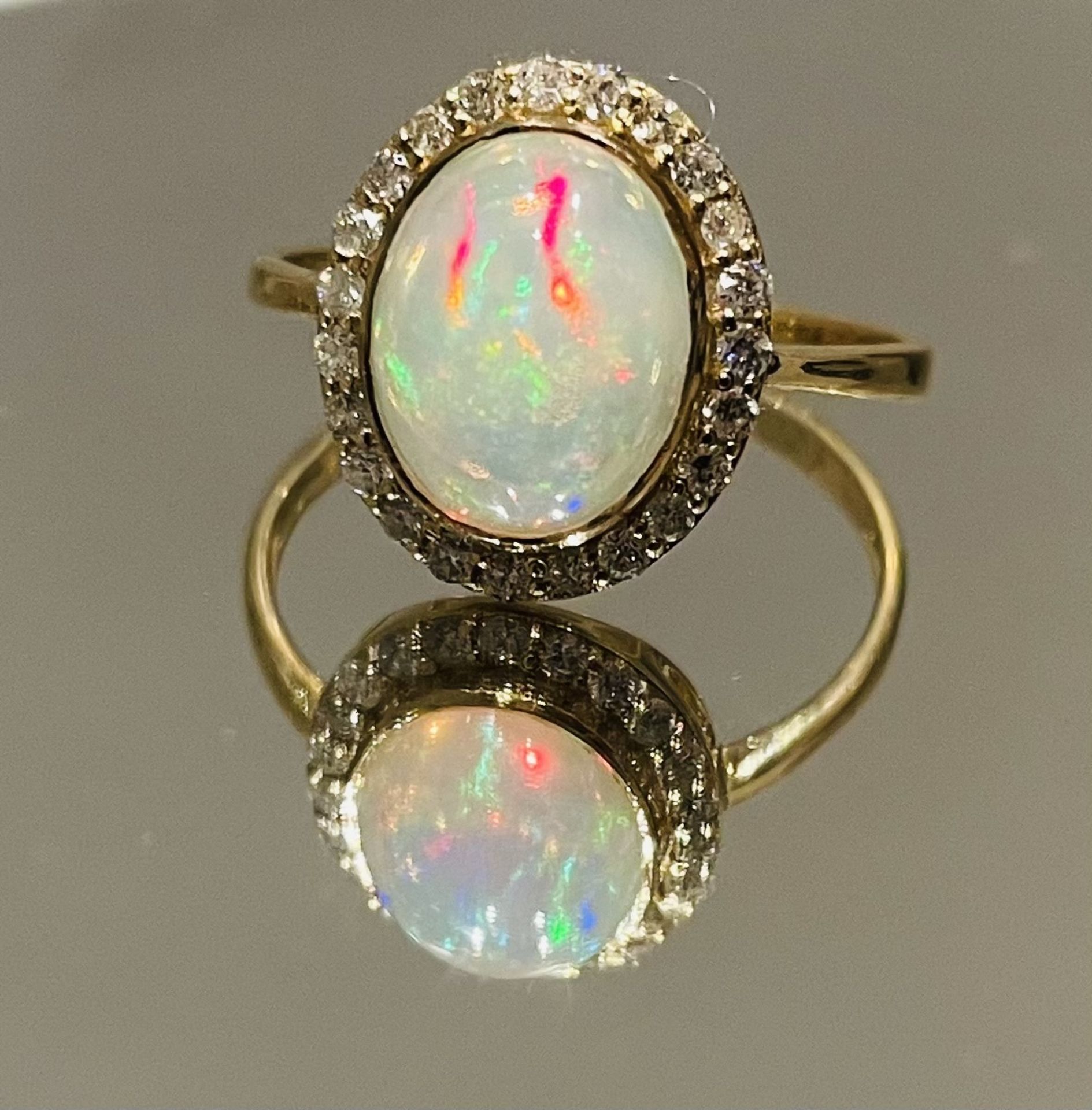 Beautiful Natural Opal Ring With Diamonds and 18k Gold
