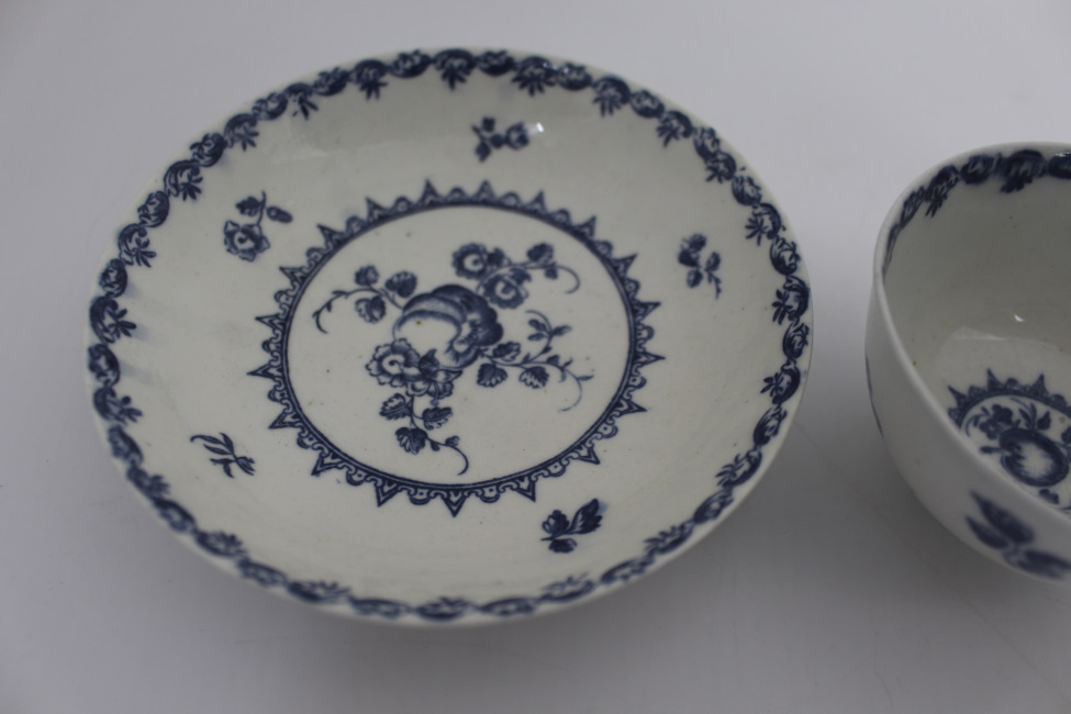 18th Century Caughley Porcelain Cup & Saucer c.1785 - Image 9 of 11