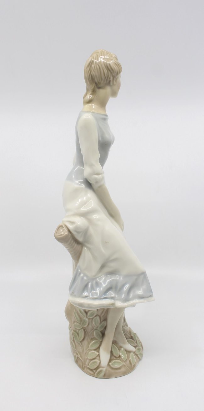 Royal Doulton Figurine Pearly Boy HN 2035 - Image 7 of 7