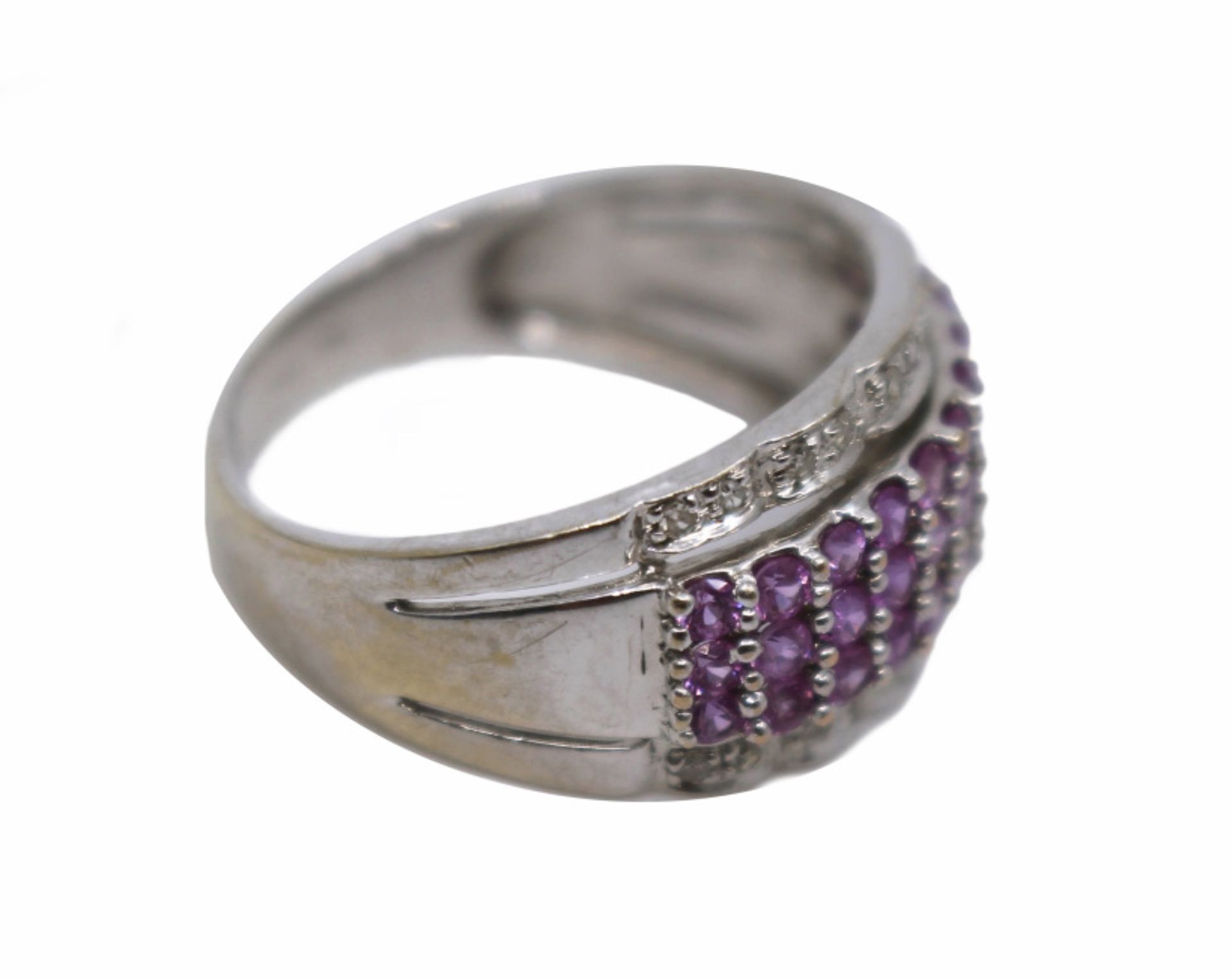 Pink Sapphire & Diamond 18ct White Gold Band Ring - Image 2 of 5