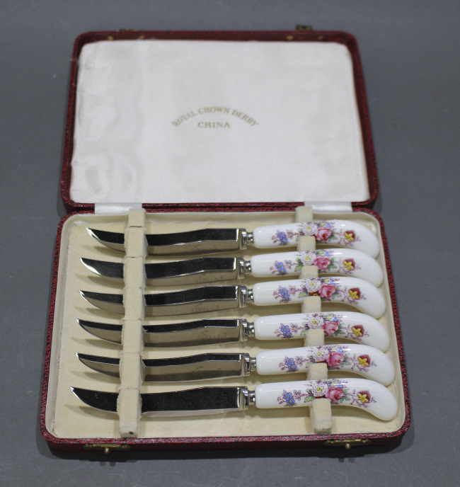 Cased Set of 6 Royal Crown Derby Knives