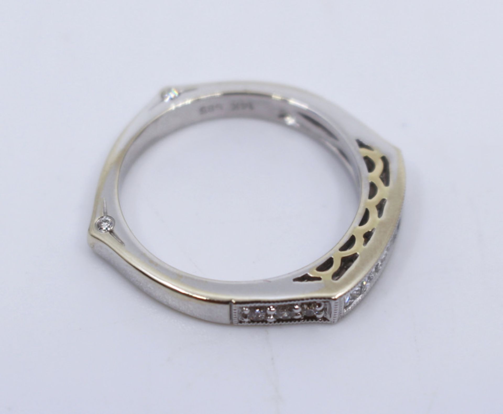 Half Hoop Diamond 14ct White Gold Ring - Image 2 of 7