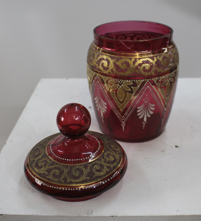 Gilded Venetian Cranberry Glass Lidded Jar - Image 2 of 3