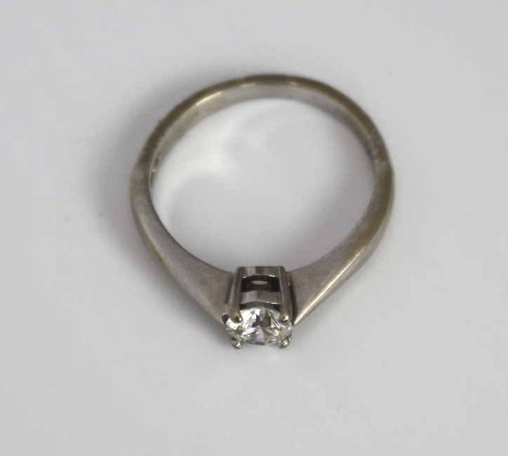 Round Brilliant Cut 0.53 Carat Diamond White Gold Ring - Image 2 of 6