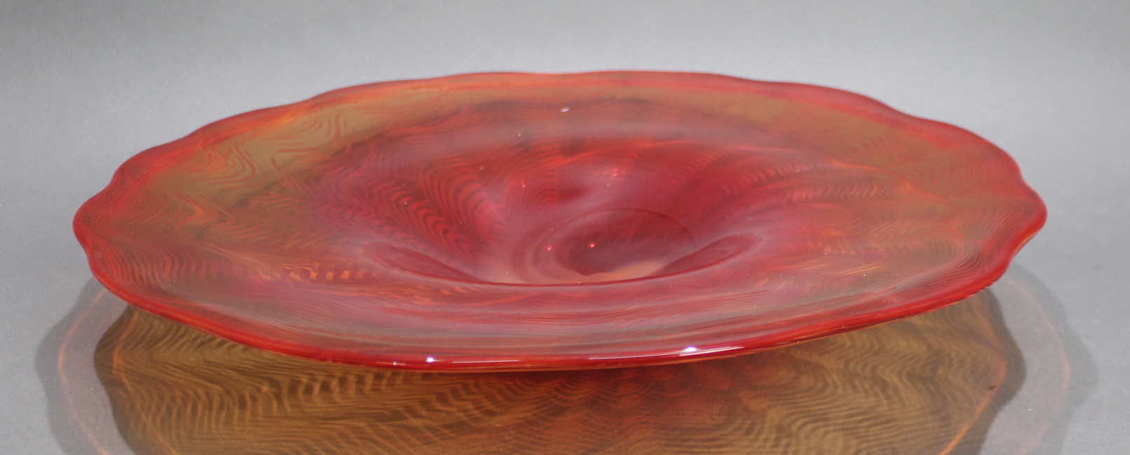 Large Shallow Vintage Art Glass Bowl - Image 5 of 6