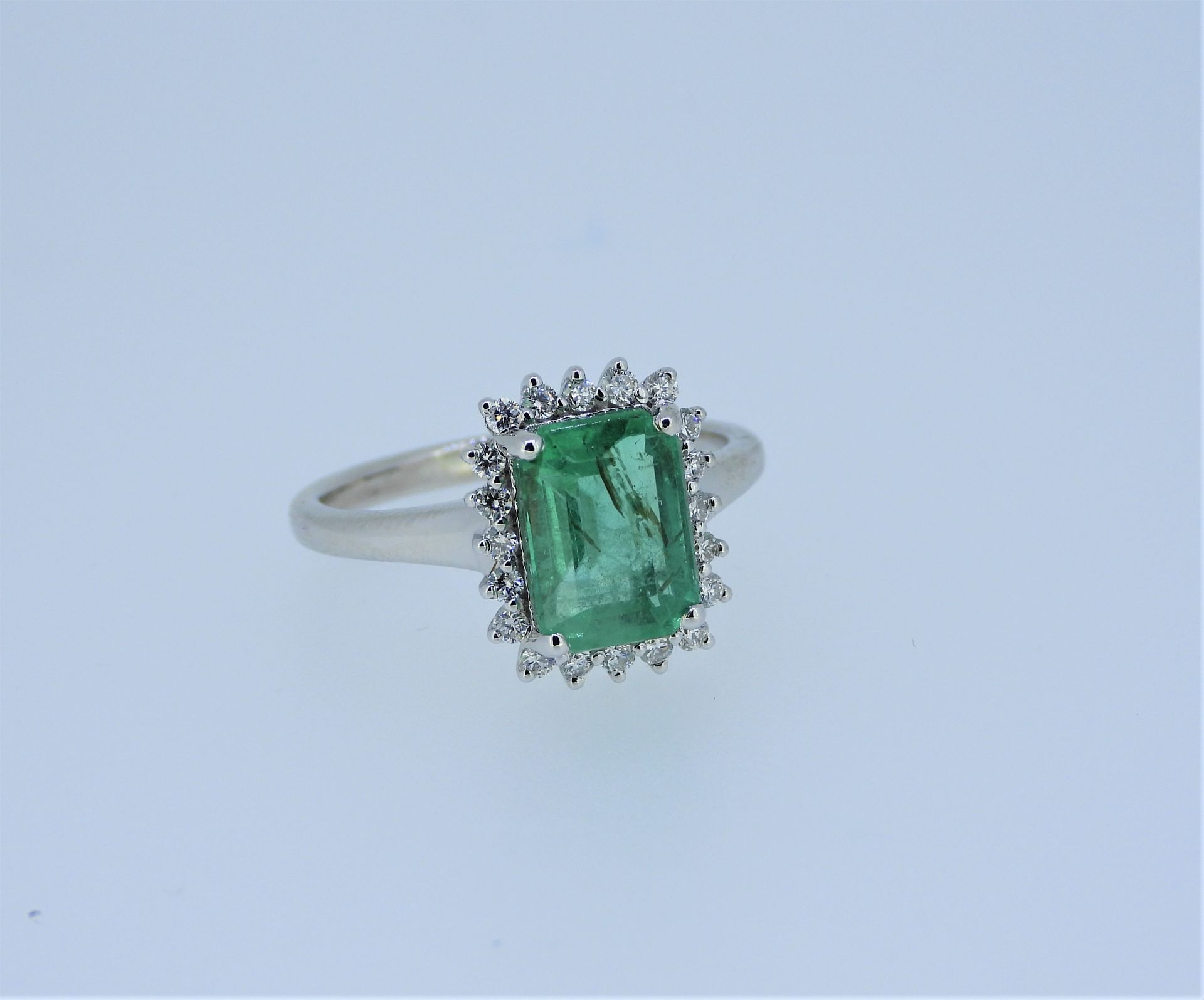 GIA Certified, 2.54-carat Natural Colombia Emerald and Diamonds 18k White Gold Ring. - Image 5 of 8