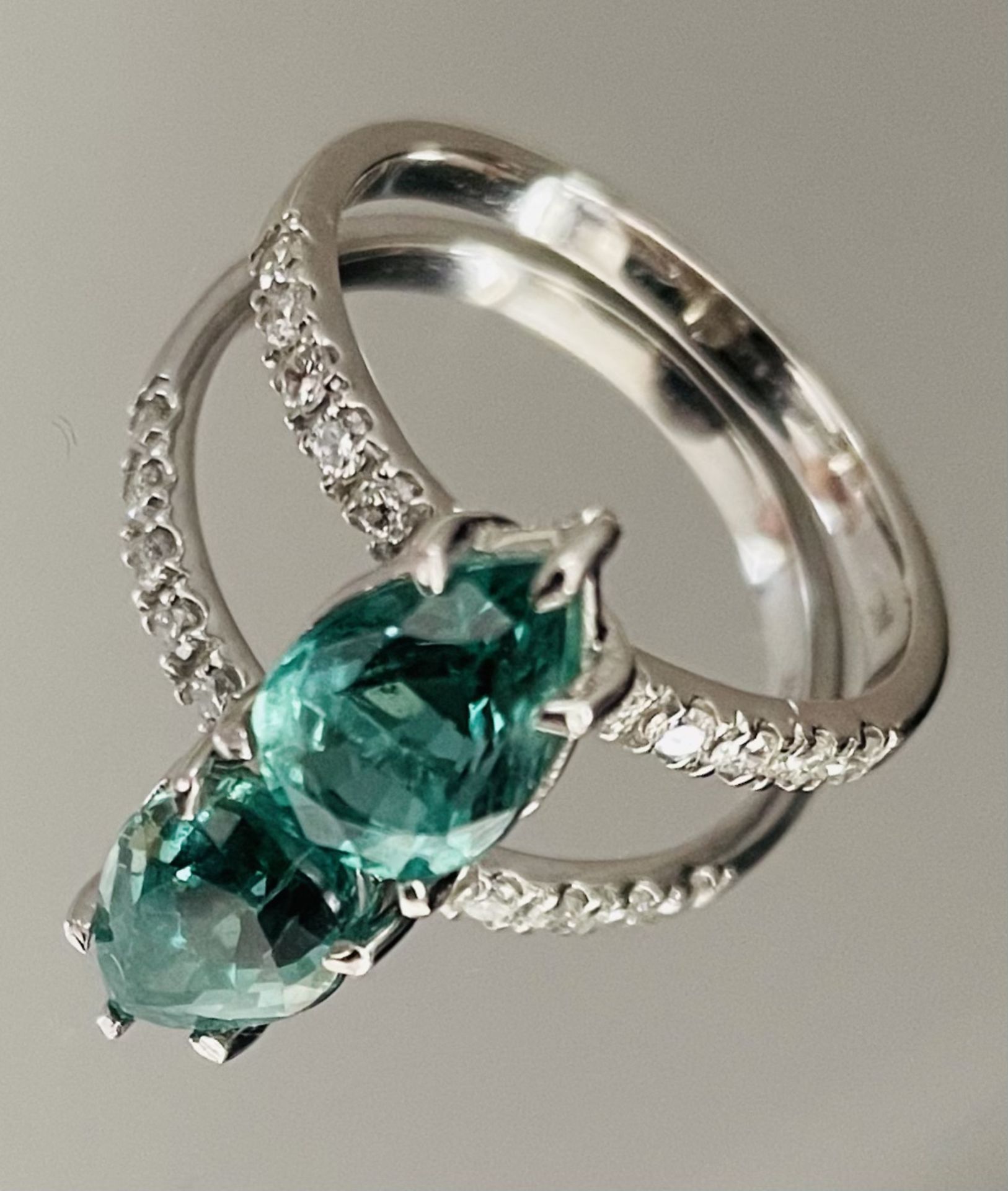 1.48 Carats Zambian Emerald With Natural Diamonds & 18k White Gold - Image 3 of 3