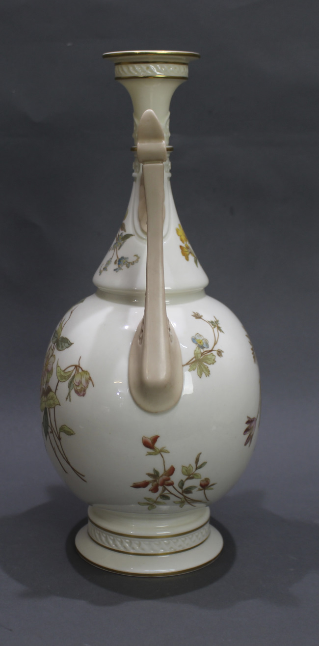 Large Victorian Royal Worcester Two Handled Vase 1071 - Image 2 of 4