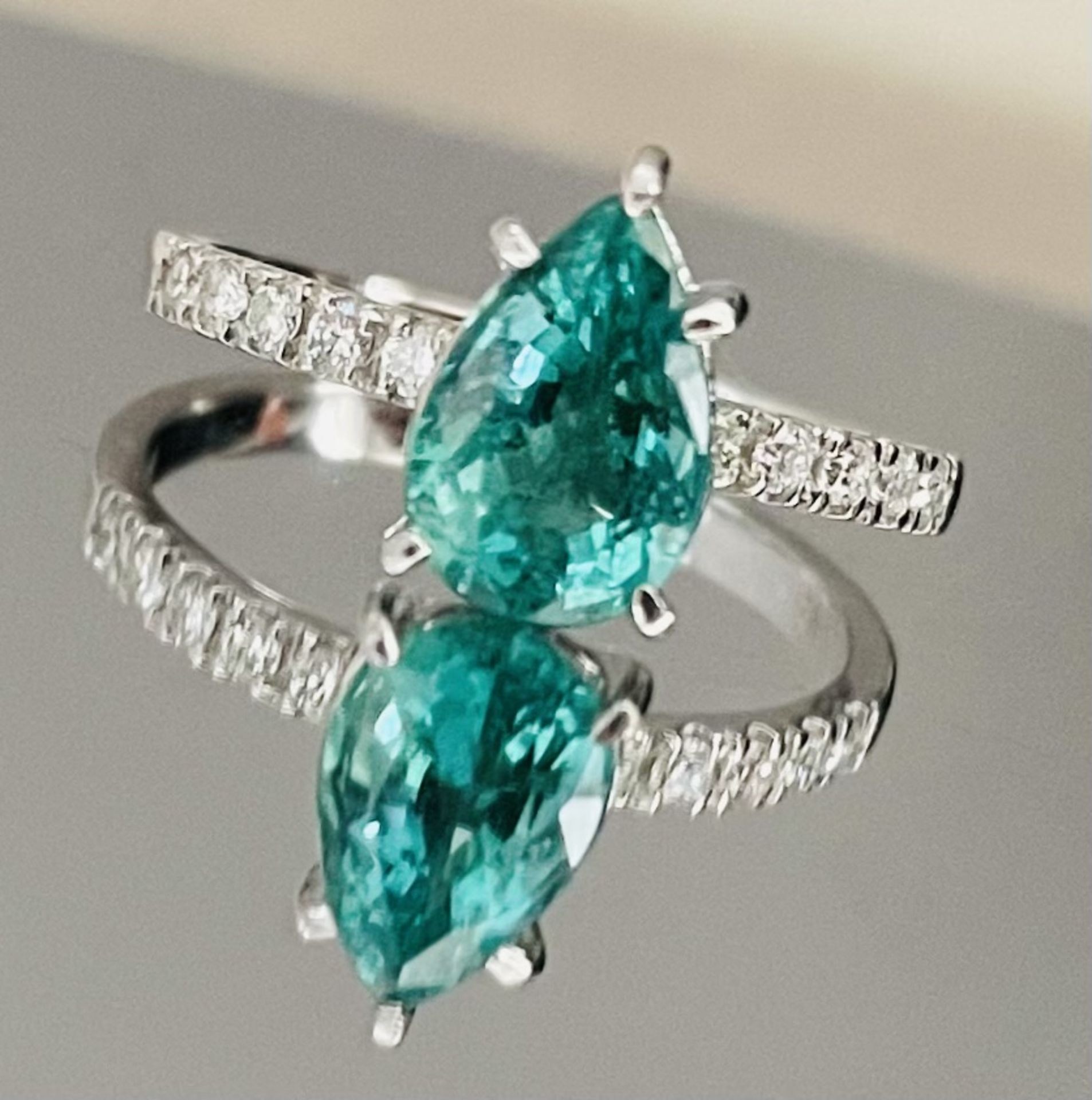 1.48 Carats Zambian Emerald With Natural Diamonds & 18k White Gold - Image 2 of 3