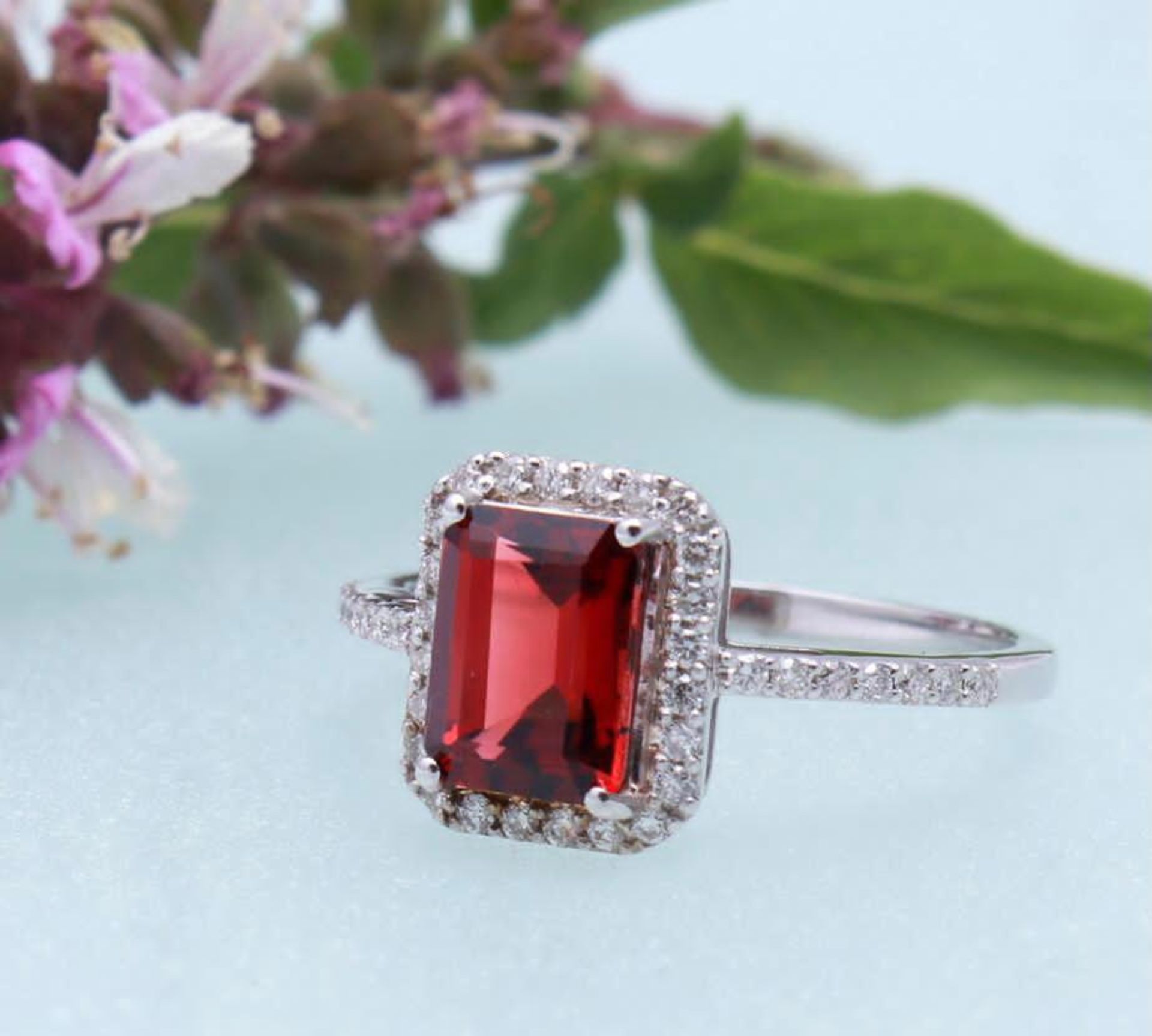 Beautiful Natural Garnet Ring With Diamonds And 18k Gold