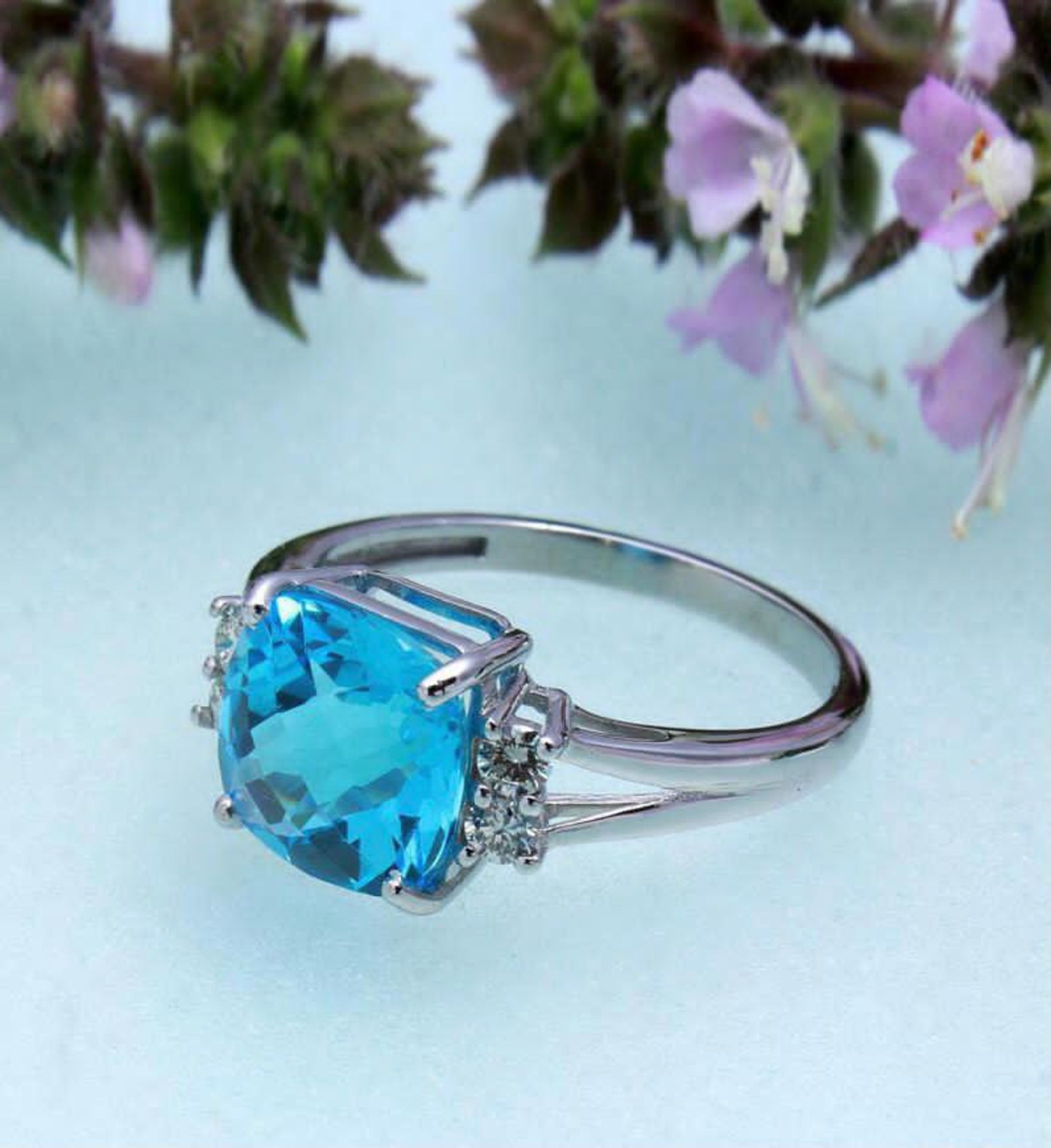 Beautiful Natural Blue Topaz Ring With Diamonds And 18k White Gold - Image 3 of 3