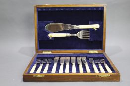 Edwardian Cased Fish Knives