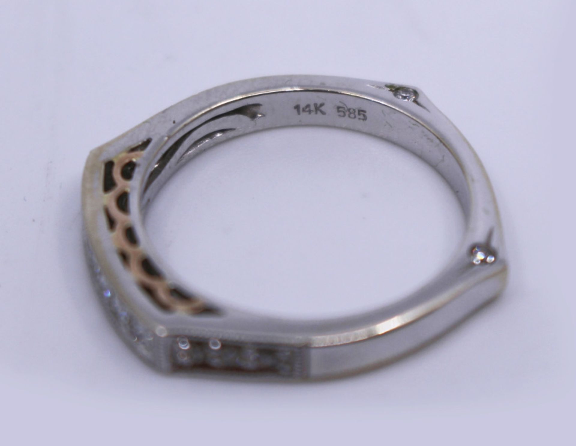 Half Hoop Diamond 14ct White Gold Ring - Image 6 of 7