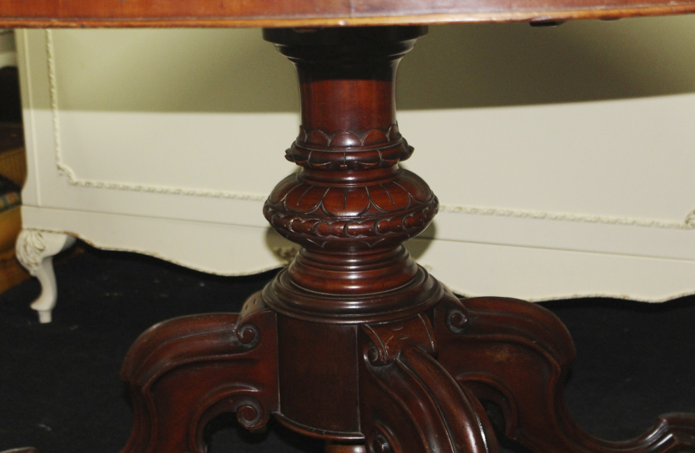 Mahogany Late 19th c. Oval Table - Image 6 of 10