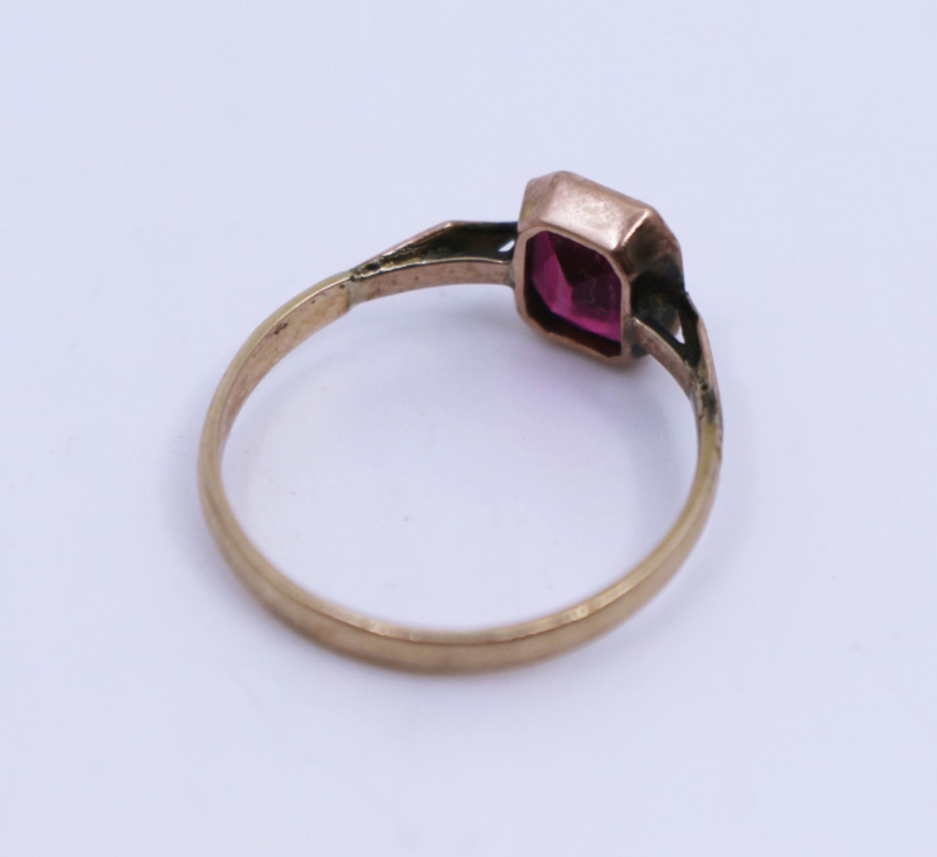 English Ruby Set Rose Gold 9ct Ring c.1930 - Image 3 of 5