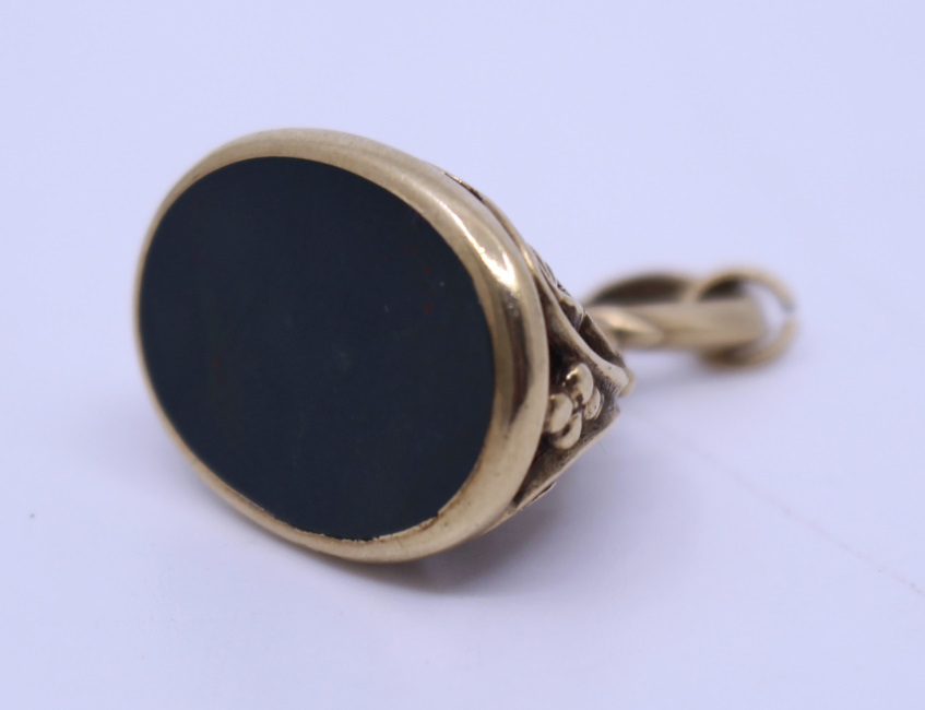 Vintage Gold Agate Inset Fob - Image 4 of 5