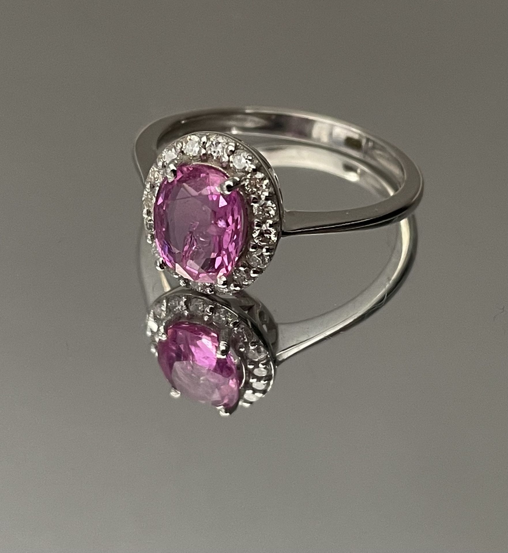 Beautiful Natural Ceylon Pink Sapphire With Natural Diamonds & 18k White Gold - Image 3 of 7