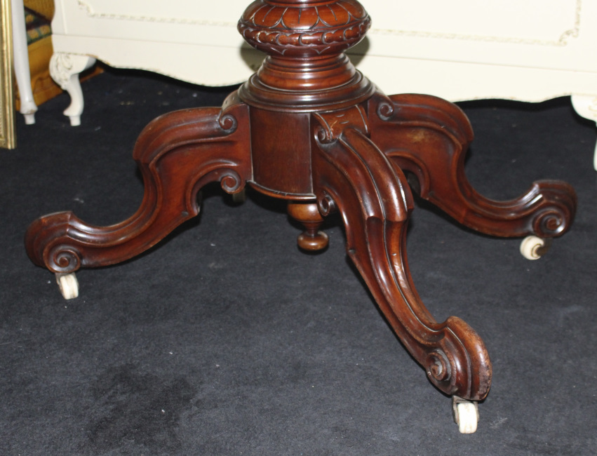 Mahogany Late 19th c. Oval Table - Image 8 of 10