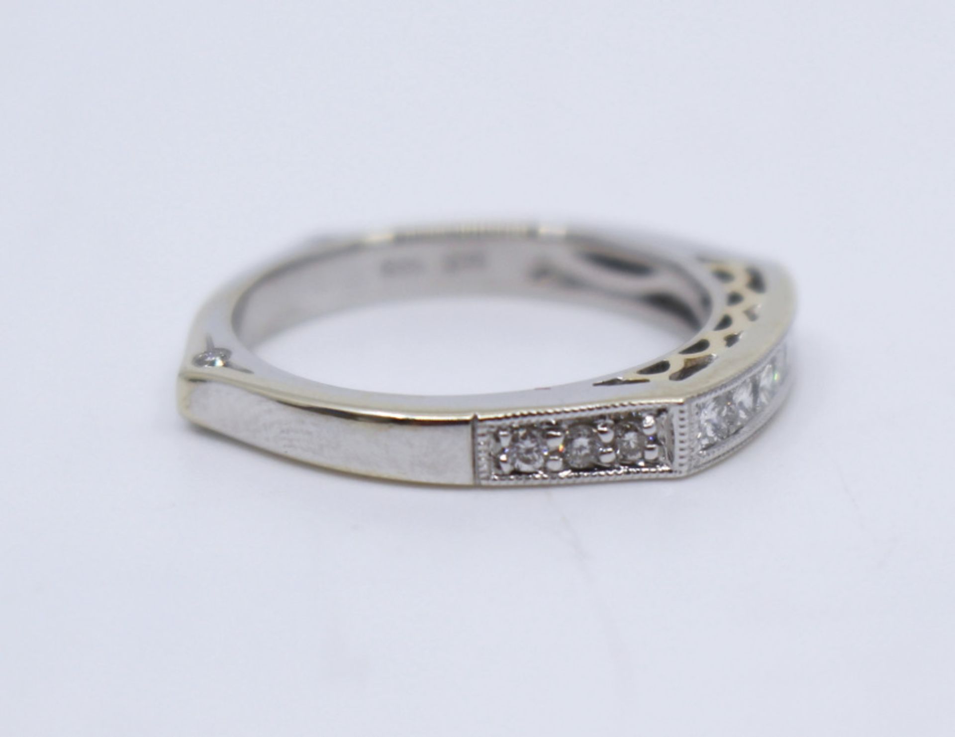 Half Hoop Diamond 14ct White Gold Ring - Image 3 of 7