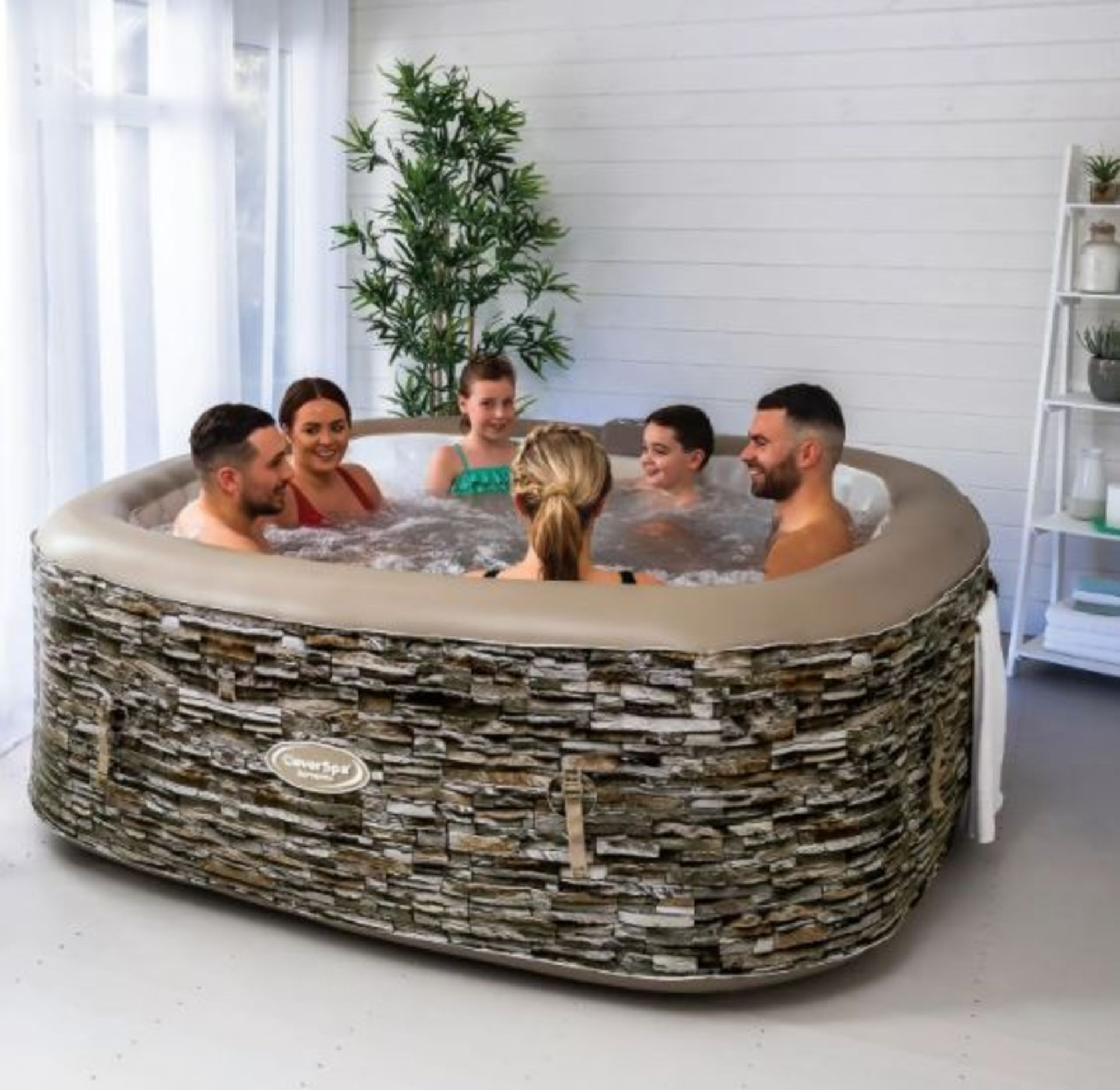 (R7I) 1x CleverSpa Sorrento 6 Person Hot Tub RRP £600.