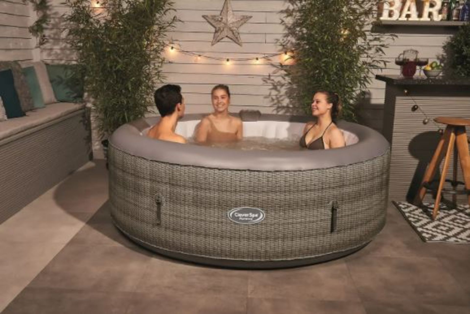 (R7I) 1x CleverSpa Florence 6 Person Hot Tub RRP £560.