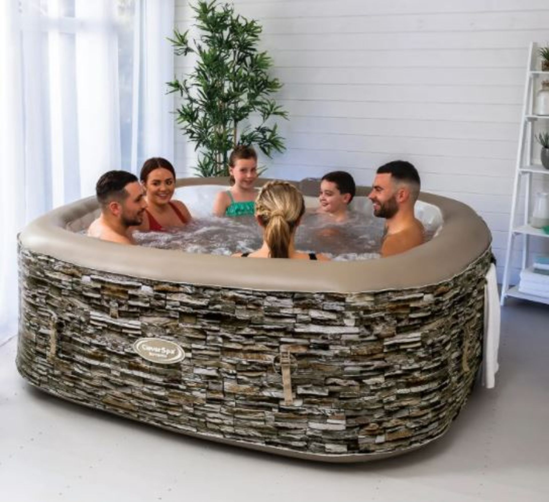 (R7C) 1x Cleverspa Sorrento 6 Person Hot Tub RRP £600.