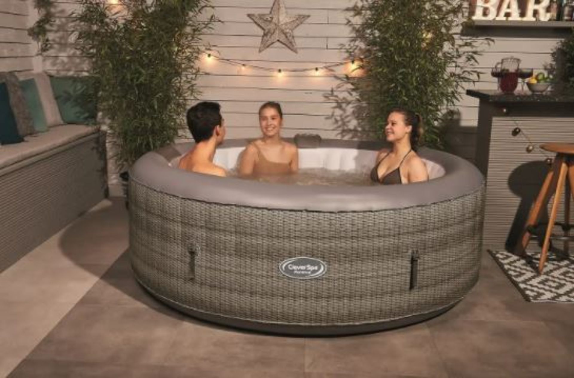 (R3B) 1x CleverSpa Florence 6 Person Hot Tub RRP £560.