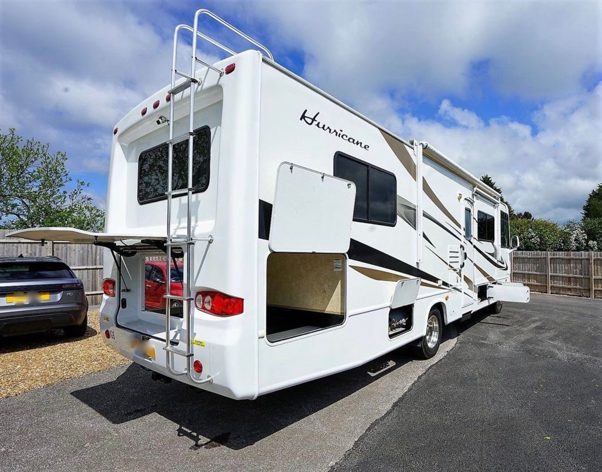 2009 Four Winds International Hurricane Motorhome - Image 13 of 22