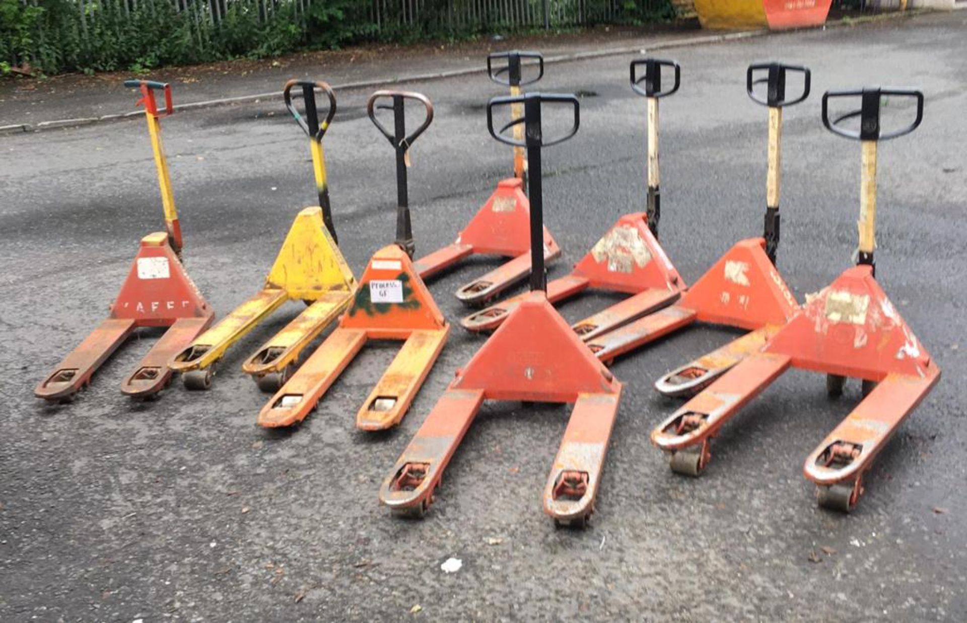 8x Pallet Trucks - Job Lot for Spares or Repairs