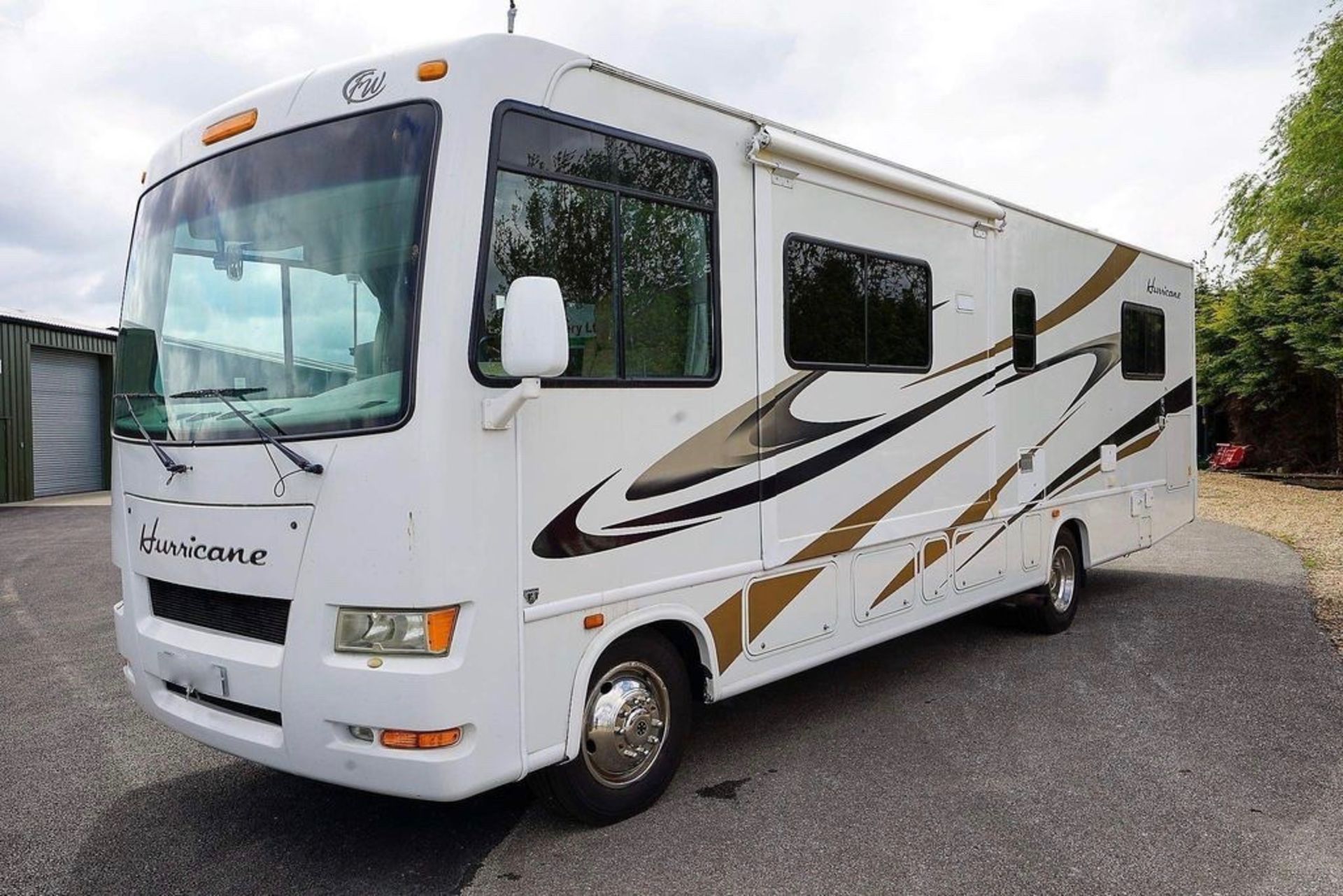 2009 Four Winds International Hurricane Motorhome - Image 3 of 22