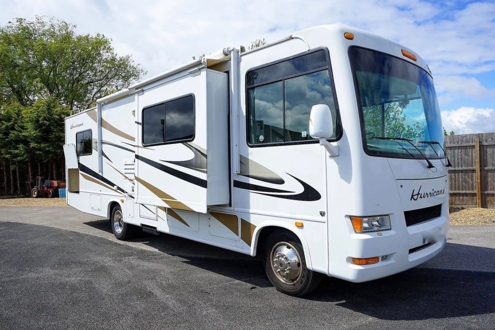 2009 Four Winds International Hurricane Motorhome