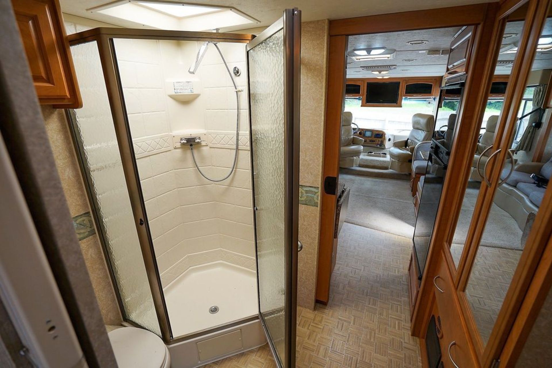 2009 Four Winds International Hurricane Motorhome - Image 12 of 22