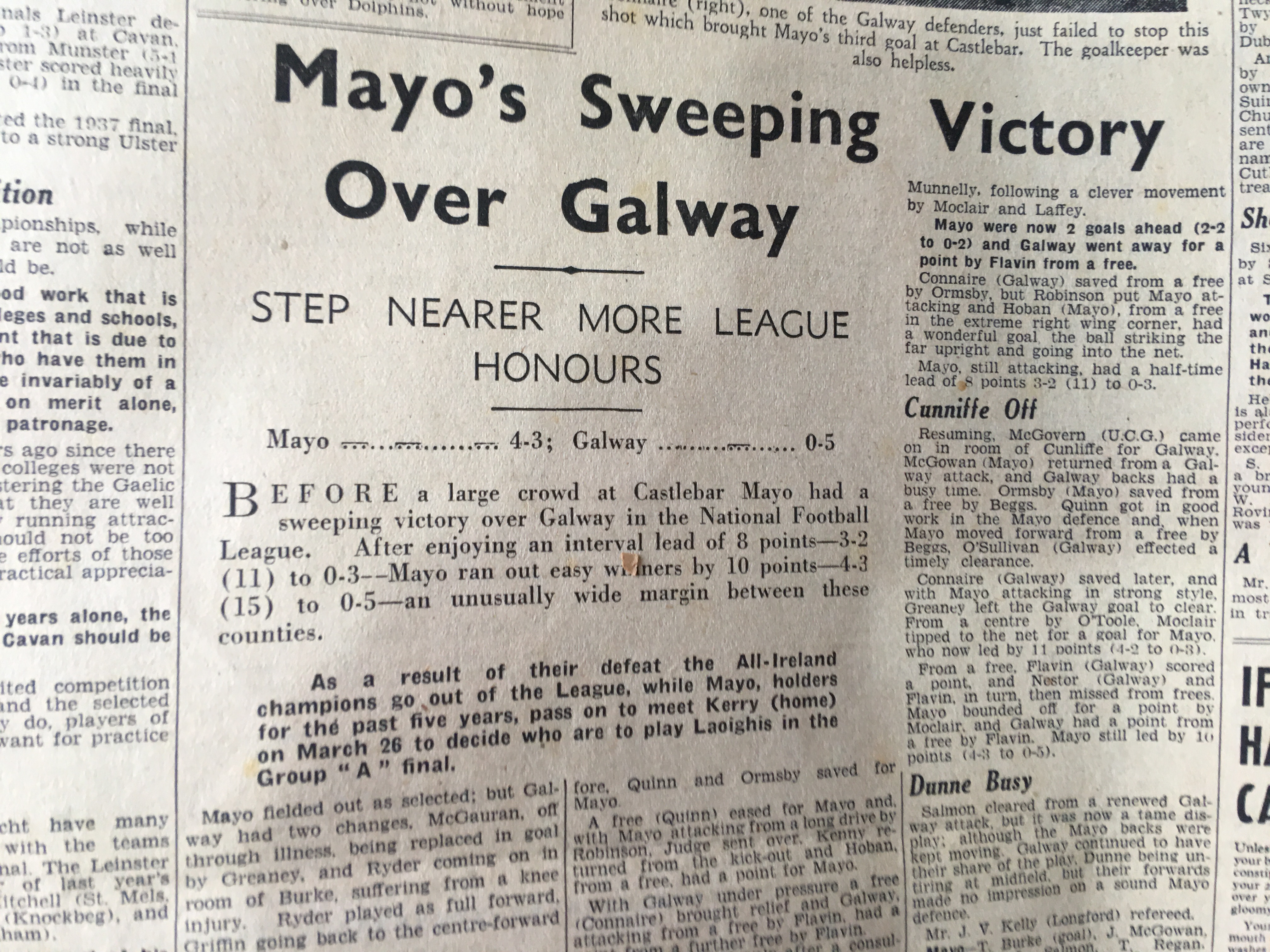 The Weekly Irish Independence 1939 Irish News, GAA Reports, Adverts, RTE Guide 9 - Image 9 of 13