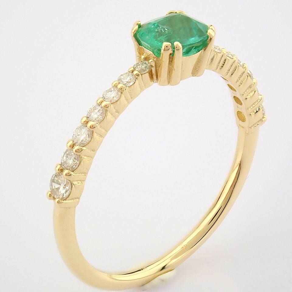 HRD Antwerp Certificated 14K Yellow Gold Diamond & Emerald Ring (Total 0.65 Ct. Stone) - Image 9 of 12