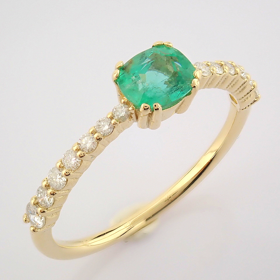 HRD Antwerp Certificated 14K Yellow Gold Diamond & Emerald Ring (Total 0.65 Ct. Stone) - Image 8 of 12