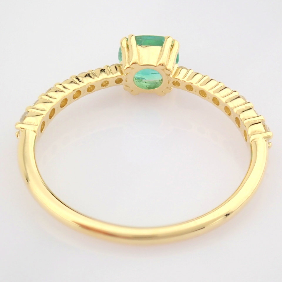HRD Antwerp Certificated 14K Yellow Gold Diamond & Emerald Ring (Total 0.65 Ct. Stone) - Image 3 of 12