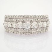 HRD Antwerp Certificated 14k White Gold Diamond Ring (Total 0.83 Ct. Stone)