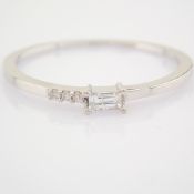 HRD Antwerp Certificated 14K White Gold Diamond Ring (Total 0.06 Ct. Stone)