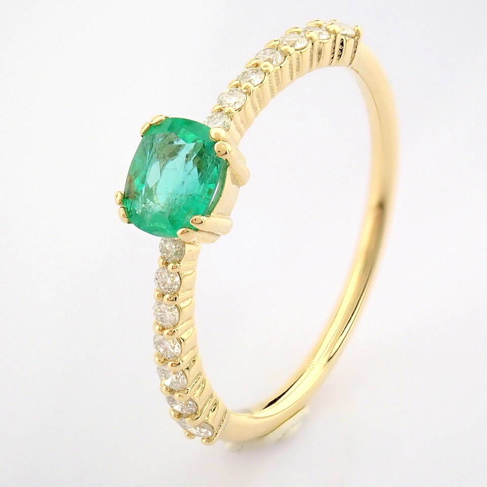 HRD Antwerp Certificated 14K Yellow Gold Diamond & Emerald Ring (Total 0.65 Ct. Stone) - Image 10 of 12